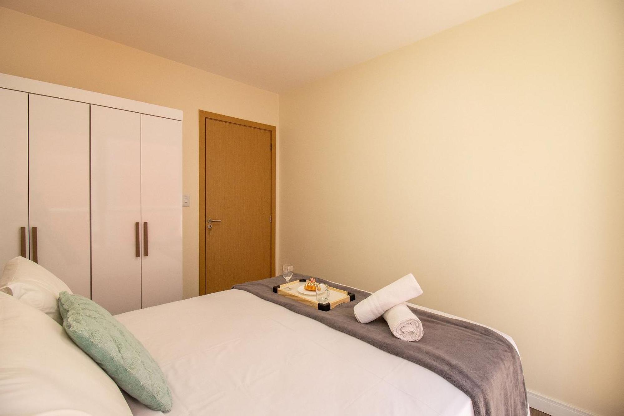 Crm127 - 3 Dorm, Confortavel, Garagem, Centro Apartamento Balneario Camboriu